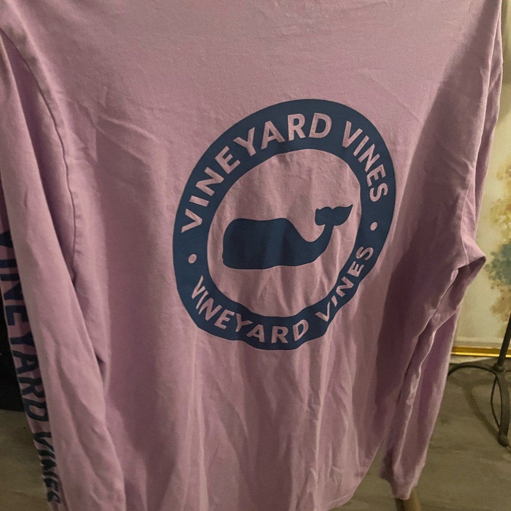Adult size small, long sleeve vineyard vines tee